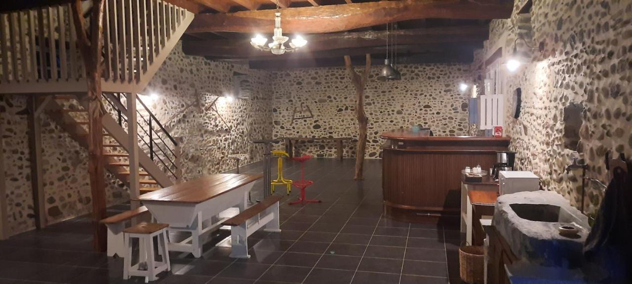 Bed and Breakfast La Ferme Aux Fleurs Ossun Exterior foto